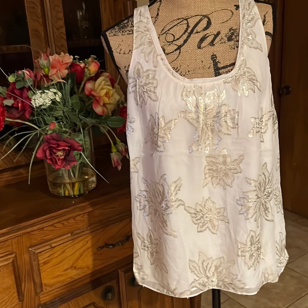 White House Black Market white top size M